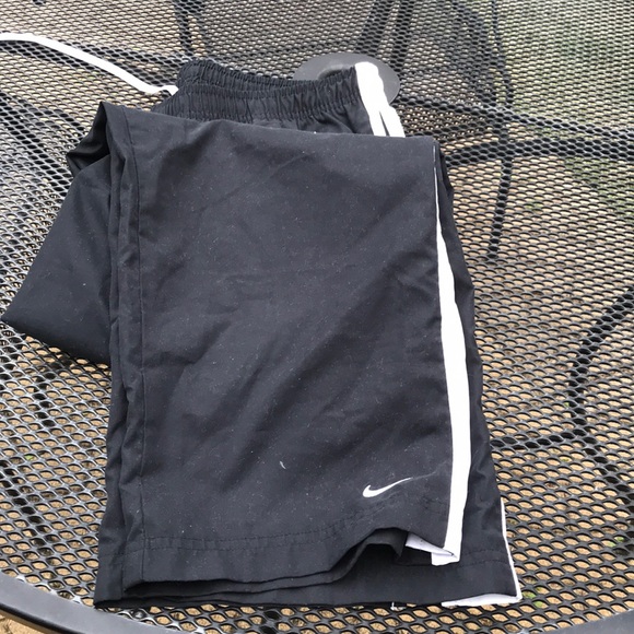 Nike warm up capris. - Picture 1 of 7